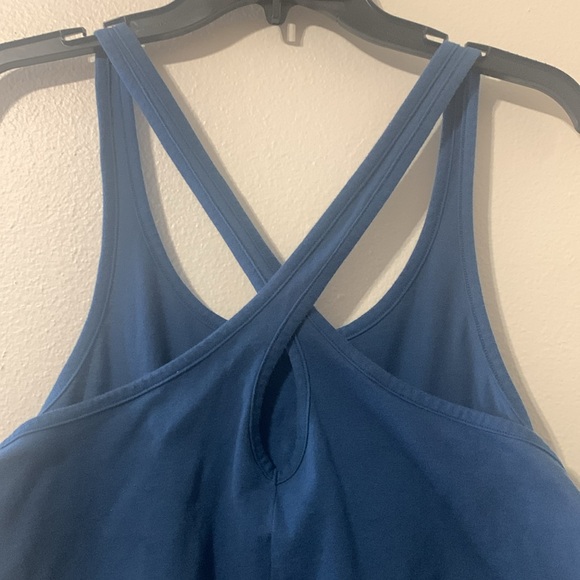 Under Armour Heat Gear Blue Cris Cross tank top USA Size M Used - Picture 3 of 8